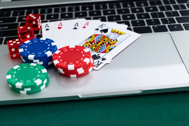 Plushie Frenzy slot interface on mbahtoto showing reel layout and payout table